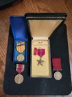  U s  Bronze Star Medal And Lapel Pin With Original Case - Wwii Lot Of 4 Medals