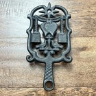 Black Cast Iron Vintage Footed Trivet  Birds Hearts Star Scored Handle 8 5    L