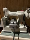 Vintage Singer White Featherweight Sewing Machine 221k With Case   Works