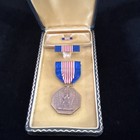 Us Soldier   s Medal Set W  Presentation Case  Ribbon Bar   Lapel Pin