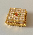 Pleasures Est  e Lauder Petit Four Solid Perfume Compact From 1998