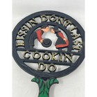 Vintage Cast Iron Trivet  kissin Don t Last  Cookin Do  Amish Couple Funny Humor