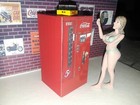 Bottle Coke Machine   One Case Of Coke 1 24 Scale Diorama Accessory Items