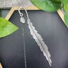 5 5    Handmade Silver-tone Floral Bead Metal Hook Feather Bookmark New C1817