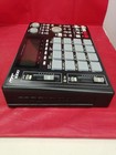 Akai Professional Mpc1000 Music Production Center Sampler 128mb 16 Pads Black Cf