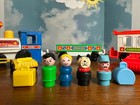 Vintage Fisher Price Little People Express Train  2581 Pull Toy W  Conductor 