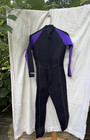   never Worn    Neosport Women s Heavy Duty Wetsuit 7 5mm Size 6 Purple   Black