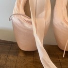 Pointe Ballet Shoes Pink Satin Size 41  l  W  Ribbons   Gel Inserts Pre-owned