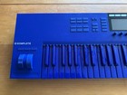 Native Instruments Komplete Kontrol S61  mk2 - 25th Anniversary Ultraviolet