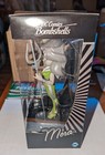 Cryptozoic Dc Aquaman Bombshells  Mera Hot Topic  Exclusive  Noir Edition 