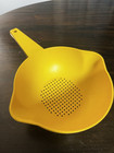 Tupperware  1200 Vintage 1-quart Yellow gold Colander Strainer 2 Spouts