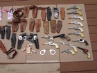 Huge Lot Of 22 Vtg Wester Style Cap Guns   Holsters  Ponyboy  Tootsie    Coibel