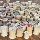Lot Of 256 Vintage Empty Wooden Sewing Thread Spools Various Brands   Sizes