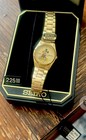 Vintage Seiko Mickey Mouse Quartz Watch Gold Tone Day-date Nos W  Box Disney