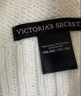 Victoria s Secret Women s White Knit Beanie   Infinity Scarf Set Rhinestone Os