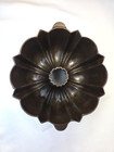 Vintage  10 25  Rare Wagner Ware-b Cast Iron Bundt Cake Pan