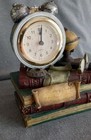  Vintage Desk mantle Quartz Clock    Cabin Office Decor    Battery Operated Analog