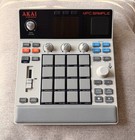 Akai Professional Mpc Sample Standalone Portable Sampler  Sequencer And Effects