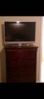 North Shore Queen Sleigh Bed In Dark Wood 3-piece  Dresser Chest Of Drawers