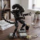 Alien Xenomorph Black Action Figure W  Facehugger  Building Set