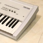 Korg Triton 61-key Music Workstation Synthesizer W  Soft Case Power Cable