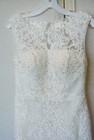 Elegant Ivory Lace Wedding Gown With Illusion Back     Bridal Dress In Size 8