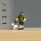 Diorama Resin 1 64 Cool Man Walking Dog Painted Scene Prop Figure Doll F Car Toy