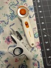 Fiskars Sewing Quilting Tool Lot   Cutting Mat Rotary Cutter   Detail Scissors