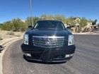 2011 Cadillac Escalade Premium Luxurious Awd  Sunroof  Leather Seats  Super