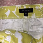 Shorts Womens Size 6 Floral Flat Front Stretch Chino Lime White Vacation Beach