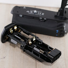 Canon Bg-e14 Battery Grip For Eos 70d  80d  And 90d Dslr Camera  excellent 