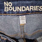 No Boundaries Women   s Denim Shorts Size 0   Blue Mid Rise Studded 5-pock00