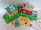 Fisher Price Vintage Little People Neighborhood  2551  1989 -  Fpb013