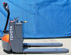 Toyota Electric Pallet Jack Truck 4500 Lbs 8hbw23 24v W  Charger Only 1194 Hours