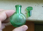 1890 Emerald Green Tiny Smelling Salts Cologne Bottle W original Star Stopper