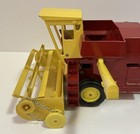 1968 Ertl New Holland Sperry Rand Chain Drive 995 Combine W  Grain Head 1 32