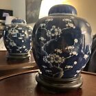 Large Antique  Vtg Chinese Blue And White Porcelain Jar With Lid   Display Stand