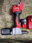 Milwaukee M12 2550-20 Rivet Tool  come With 1 Battery And Charger Andcarrierbag 