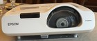 Epson Powerlite 530 3lcd Xga Short Throw Projector 3200 Lumens 4831 Lamp Hours