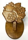 Vintage Carved Wood Strawberries Clothespin Recipe Card Note Holder Eb71