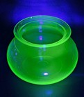 Beautiful 6  Uranium Glass Fish Bowl Great Condition With Nice Glow Cute Bubbles