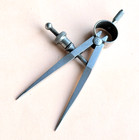 Athol Machine Co  Spring-type Divider W square Legs   2 5    Size   Capacity  Usa 