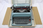 Vintage Olivetti Studio 44 Manual Typewriter With Case -made In Barcelona Spain