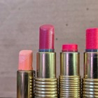      Revlon Super Lustrous Lipstick Vtg Lot Of 5 Pre-owned Ribbed Gold   Red Cases