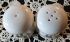Singapore korean Airlines Narumi Japan Bone China Salt   Pepper Shakers Gld Logo