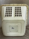 Vtg Cream  Rubbermaid Laundry Basket 3 4 Bushel Hamper 17 X 17 Vguc