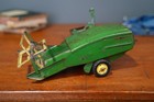 Ertl John Deere 30 Pull Type Combine Auger Tractor Harvester 1 16 Vintage Toy