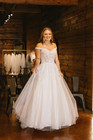 Classic Wedding Dresses Off The Shoulder Lace Applique Sweep Train Bridal Gown