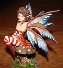 Amy Brown Elfe The Brat Fairy  9092  Red  White  Blue On Mushroom