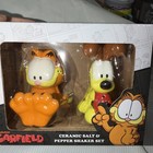 Garfield And Odie Ceramic Salt And Pepper Shaker Set